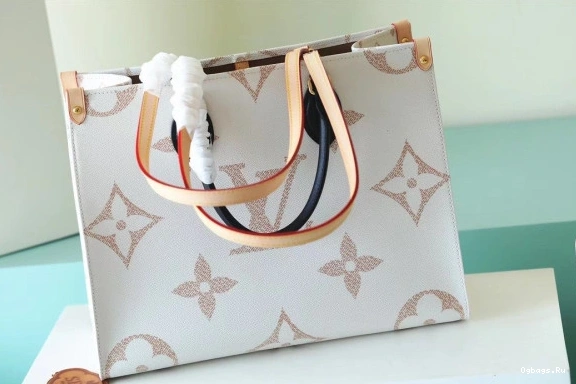 ONTHEGO LOUIS VUITTON MM 0701